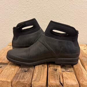 Bogs Outdoor Boots Womens Seattle Solid Mid Waterproof Rubber 71555 size 11